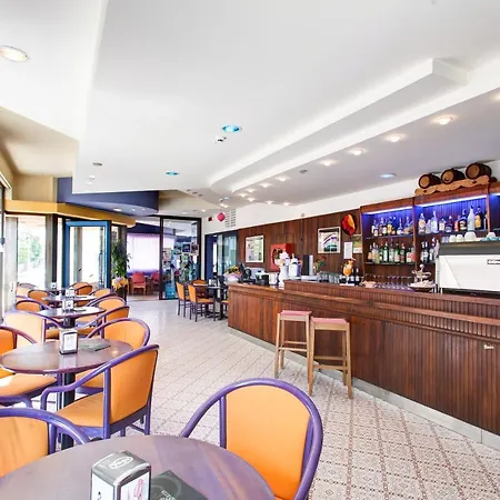 Cola Frontemare Hotel 3*